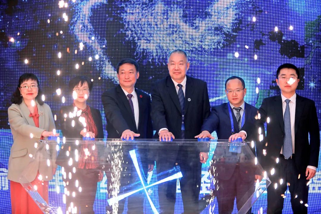 荣誉 | 首届川渝高校体育产业联盟大会召开 ， 91香蕉视频免费看污入选“川渝高校体育联盟战略合作单位”